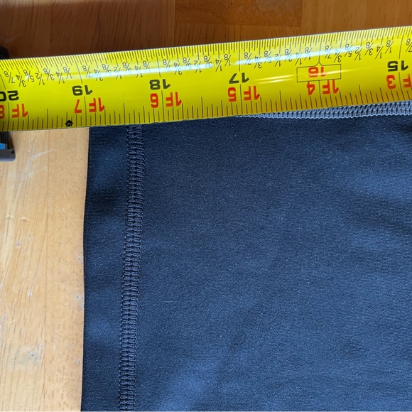 GAP Blackout Compression Leggings - Picture 9 of 10